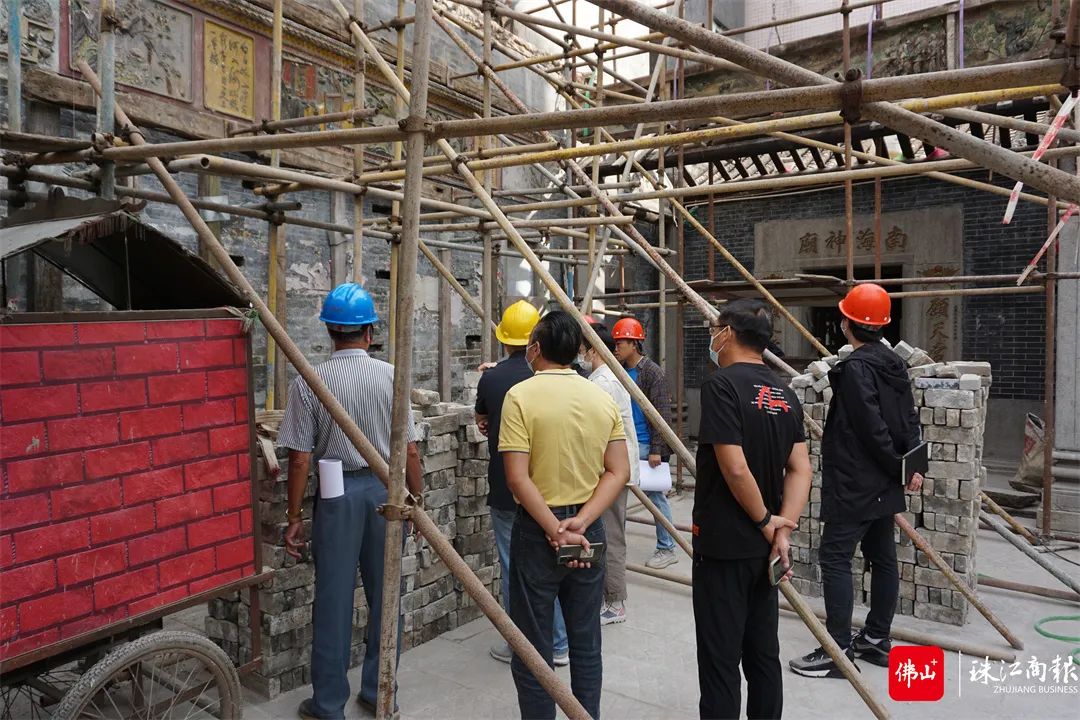  顺德区住房城乡建设和水利局联合专家对历史建筑南海神庙修缮工作进行日常检查